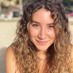 Meet your Posher, Alyssa